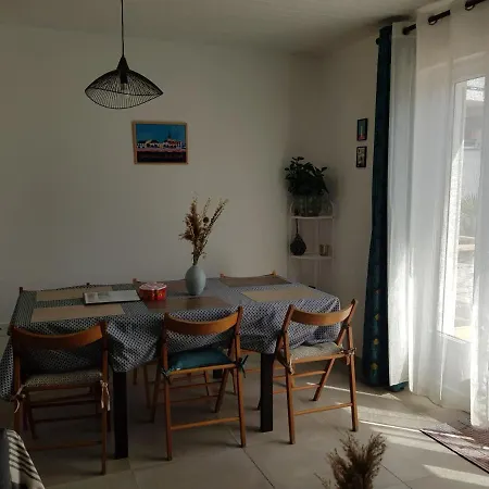Hébergement de vacances Charmante Maison De Vacances